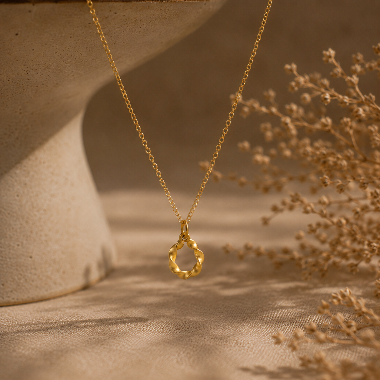 Aurora Twist Pendant Chain